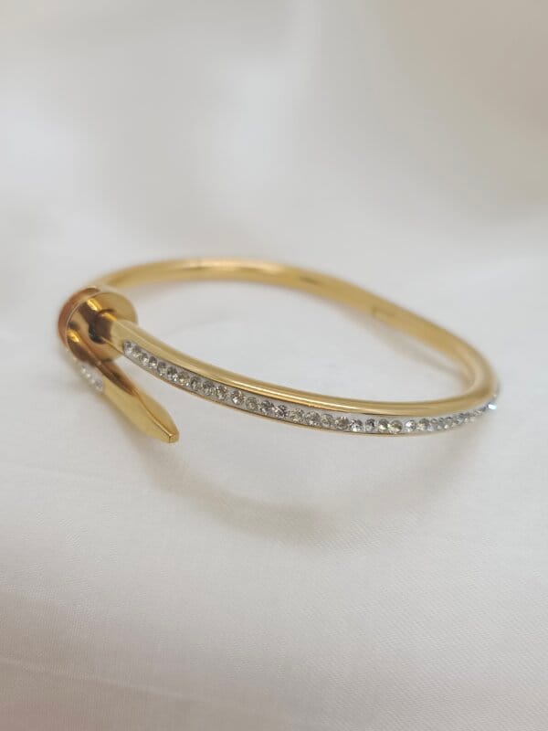 Nail design Bracelet, Handcuffs