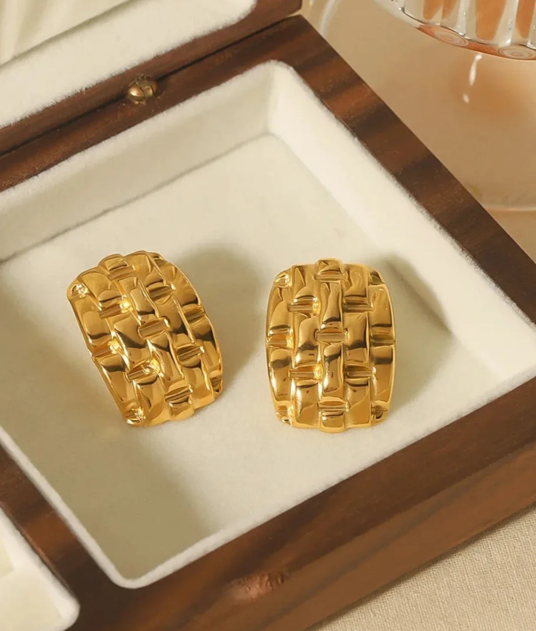 ✨Premium Hammered Gold Stud Earrings ✨