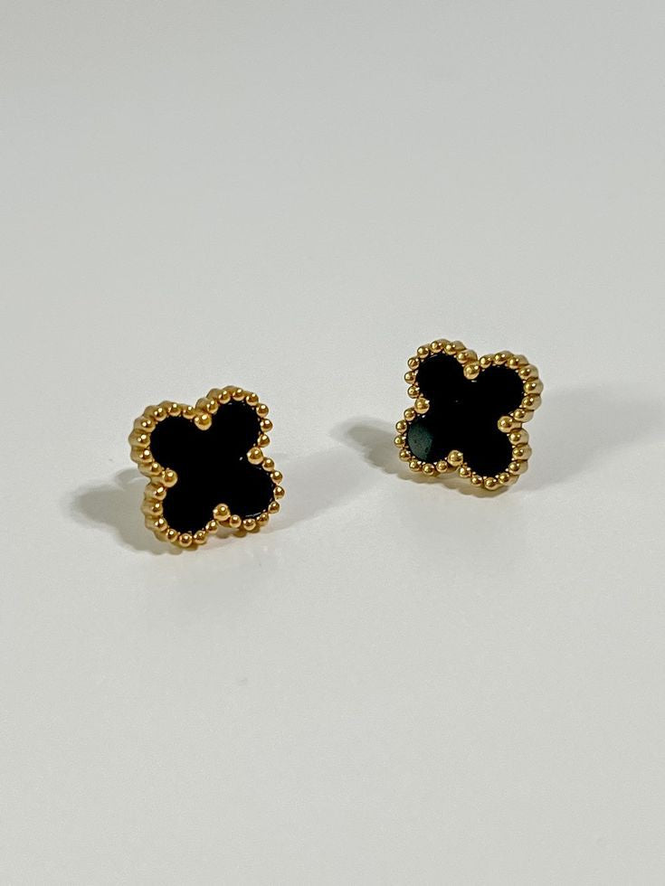 Clover Eartops