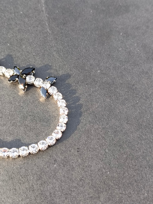 Bracelet White+black stone