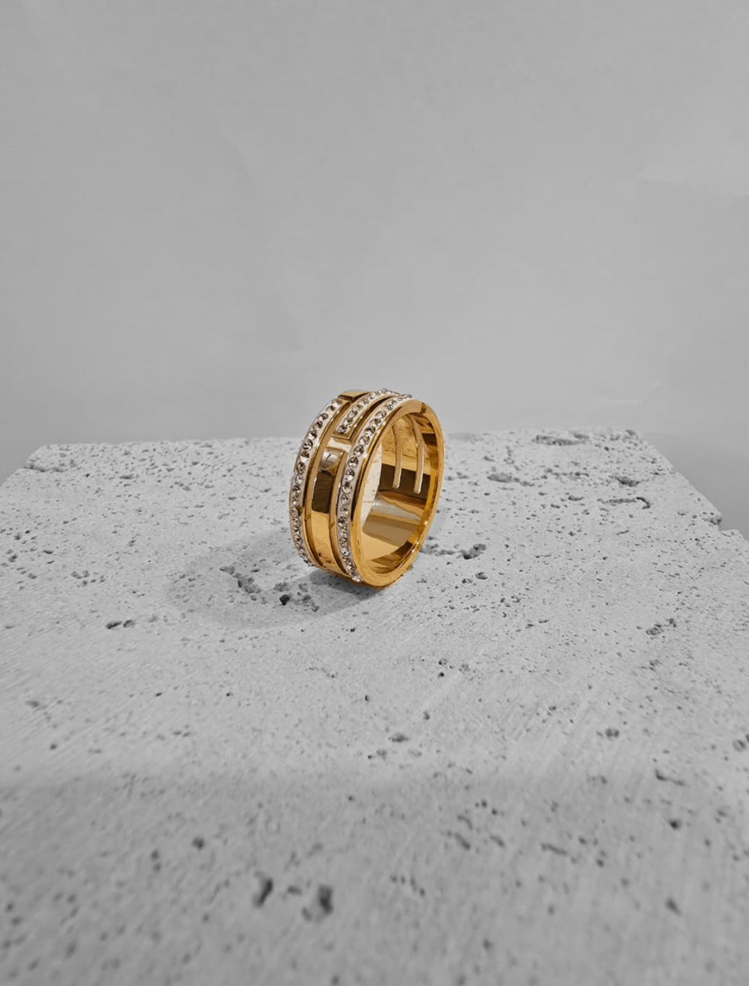 Lexury Ring