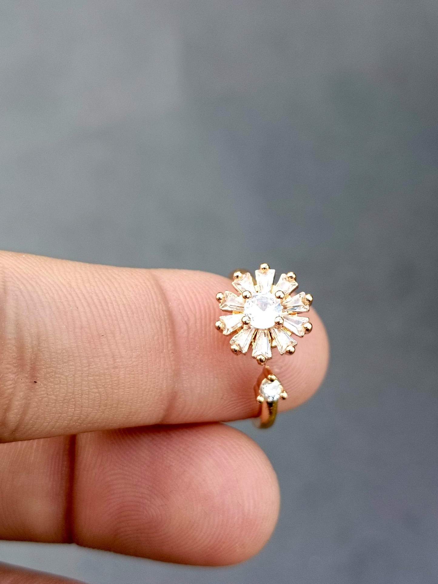 Spinning Ring White stone+Golden