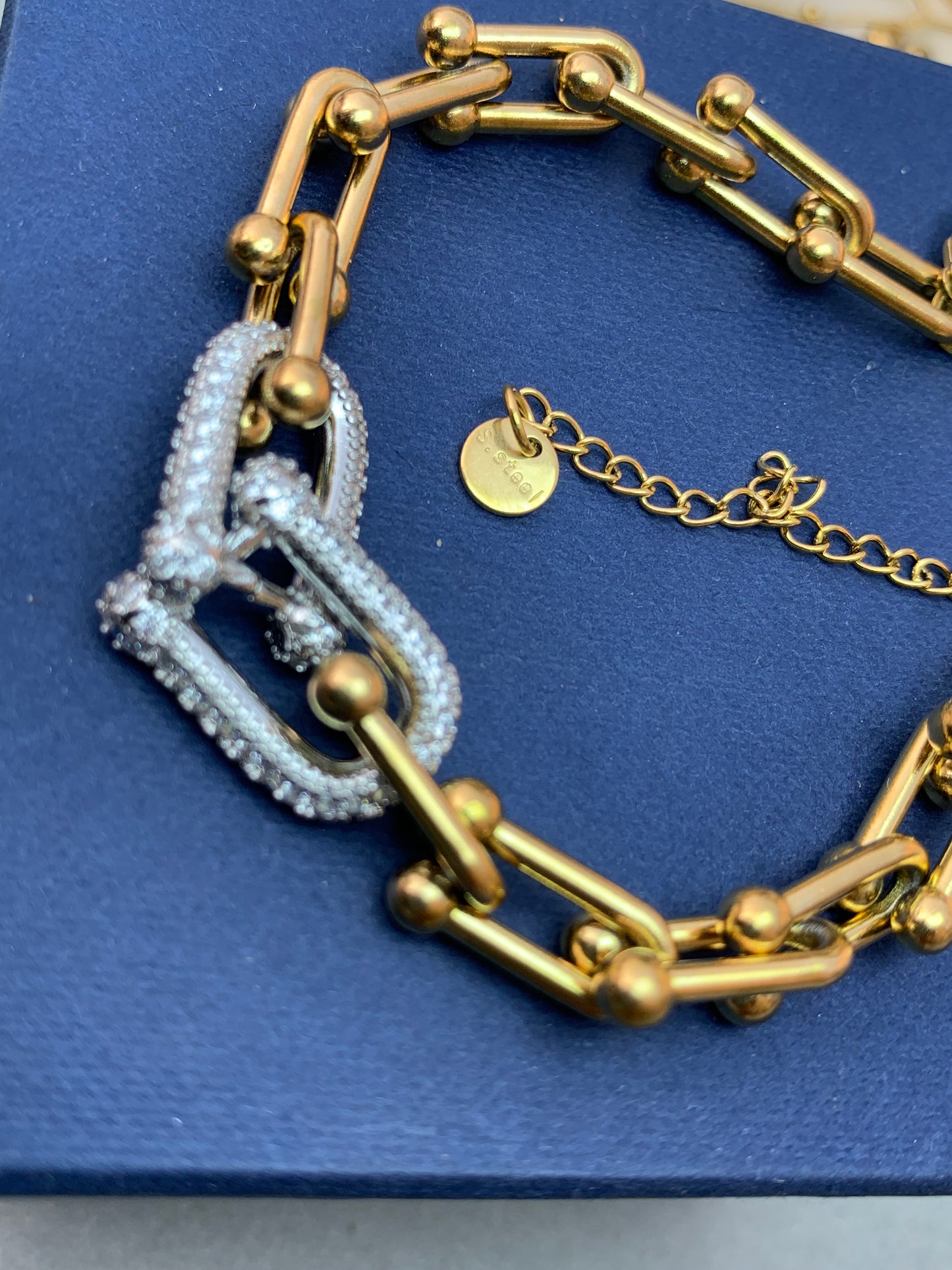 Premium hucks Bracelet