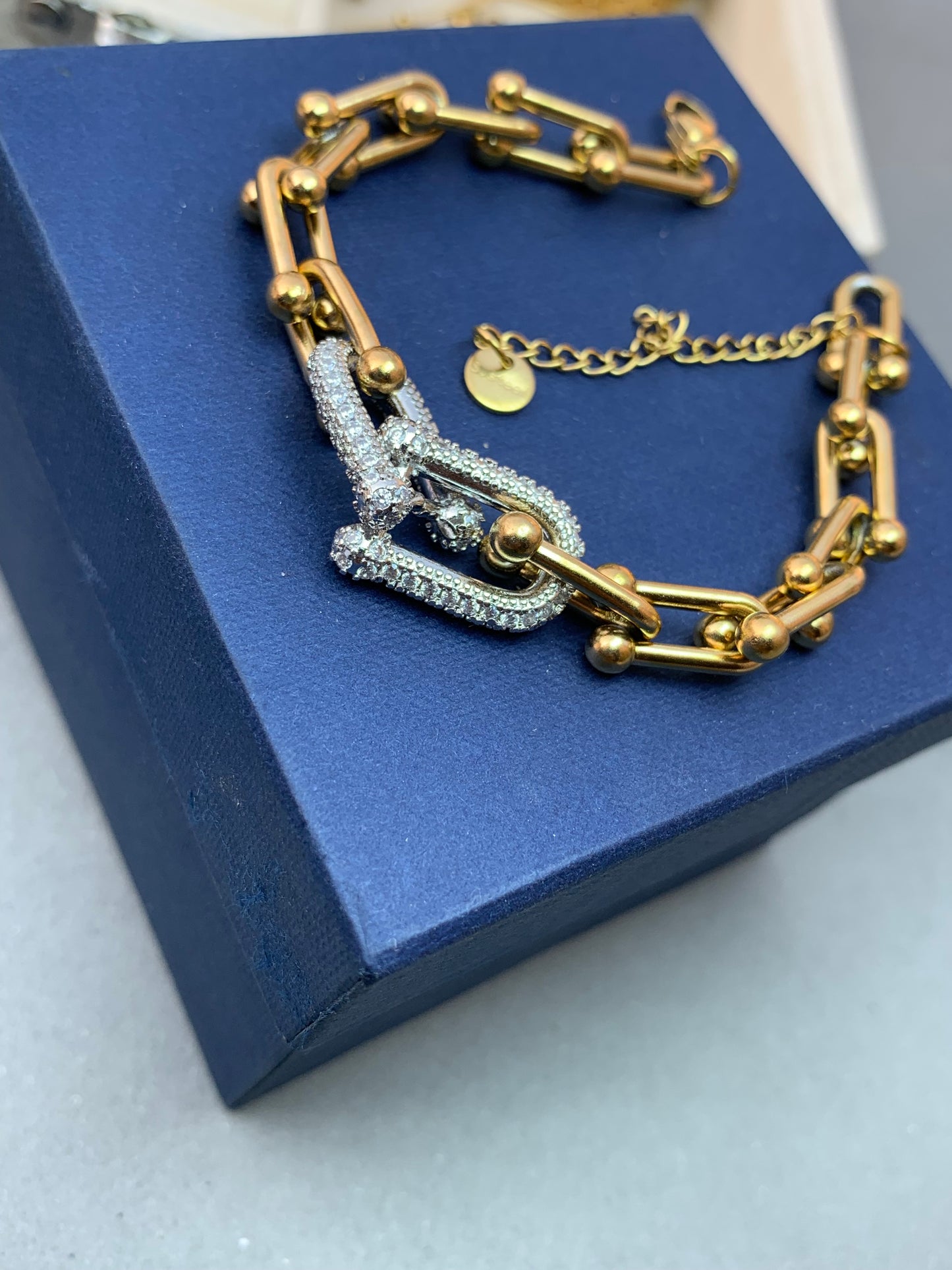 Premium hucks Bracelet
