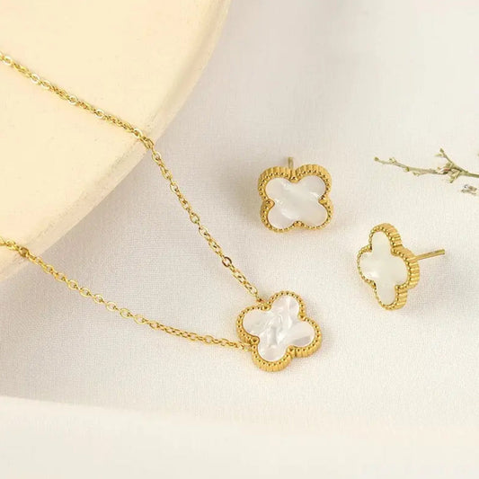 Four Leaf Clover Pendant With Ear Studs