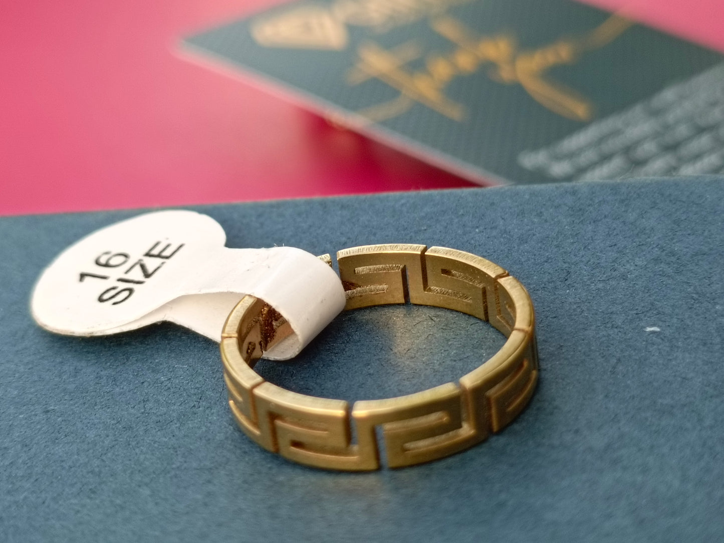 Ring  (41)