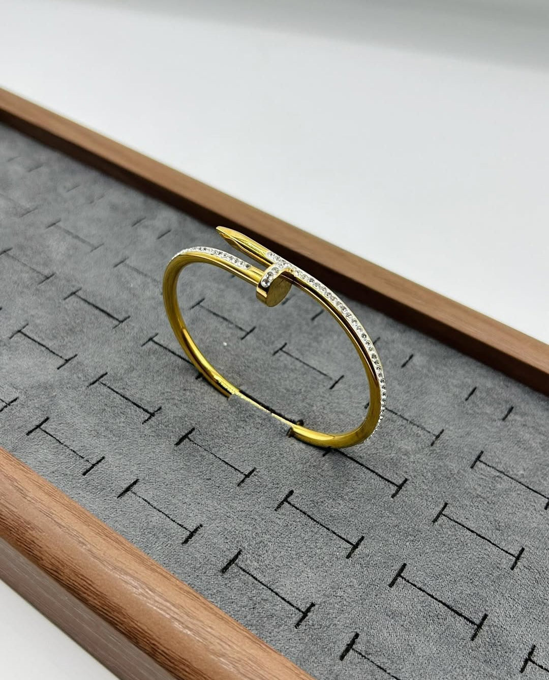 Nail design Bracelet, Handcuffs
