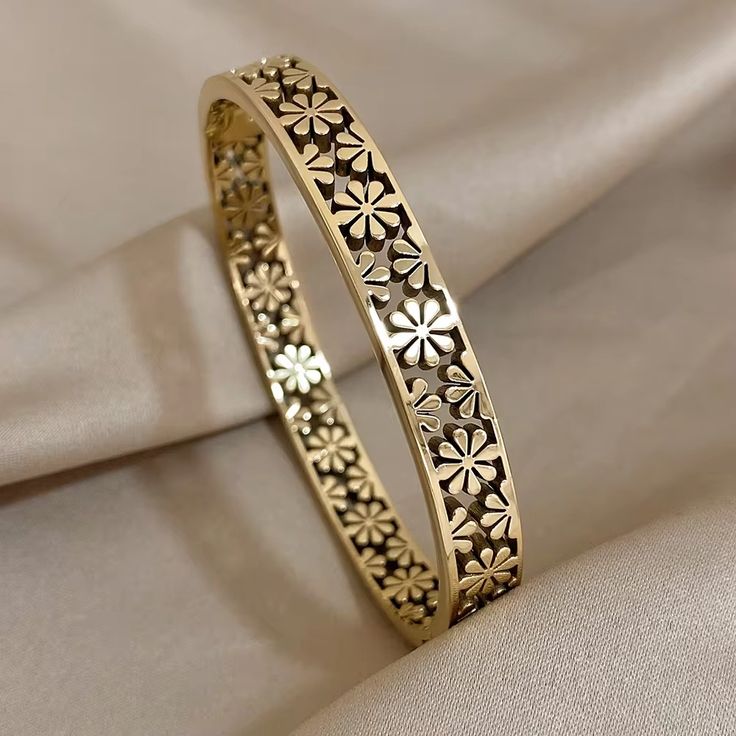 Hollow Flower Handcuff