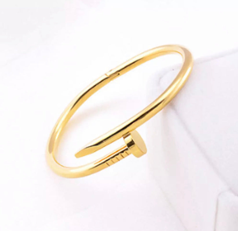 Nail Handcuff simple