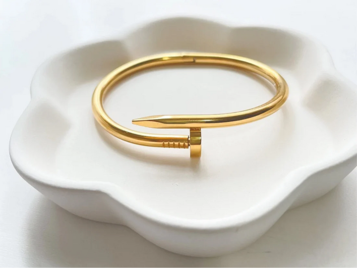 Nail Handcuff simple