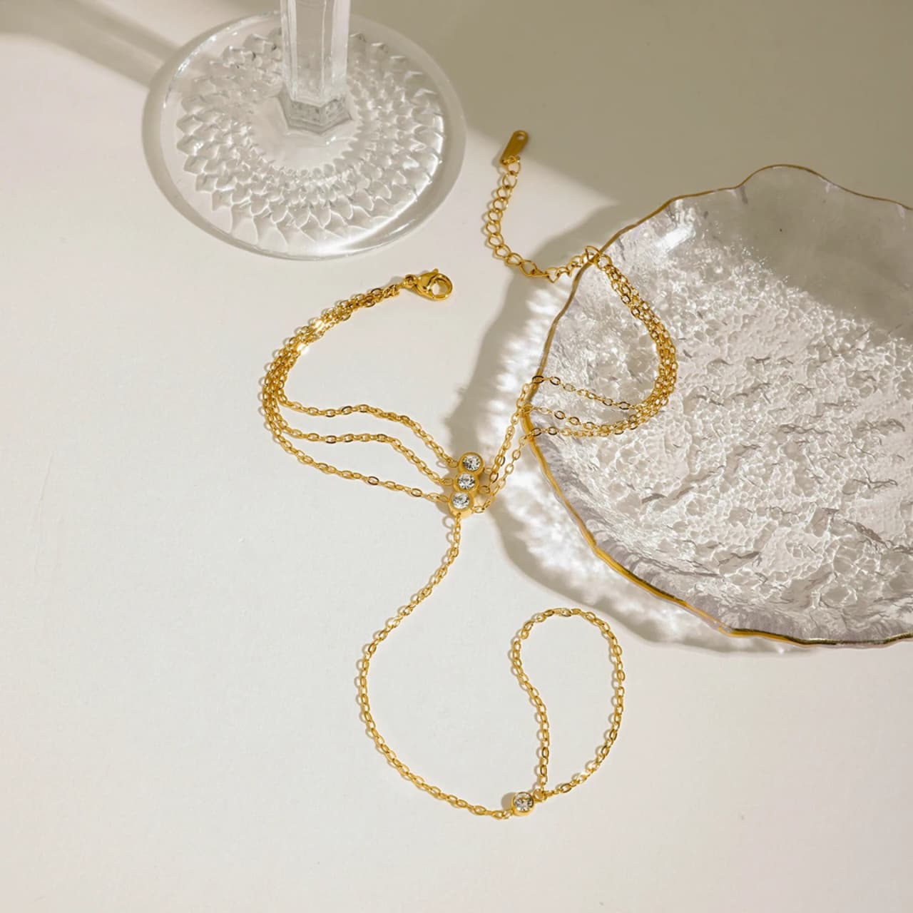 Anja Belloria hand chain