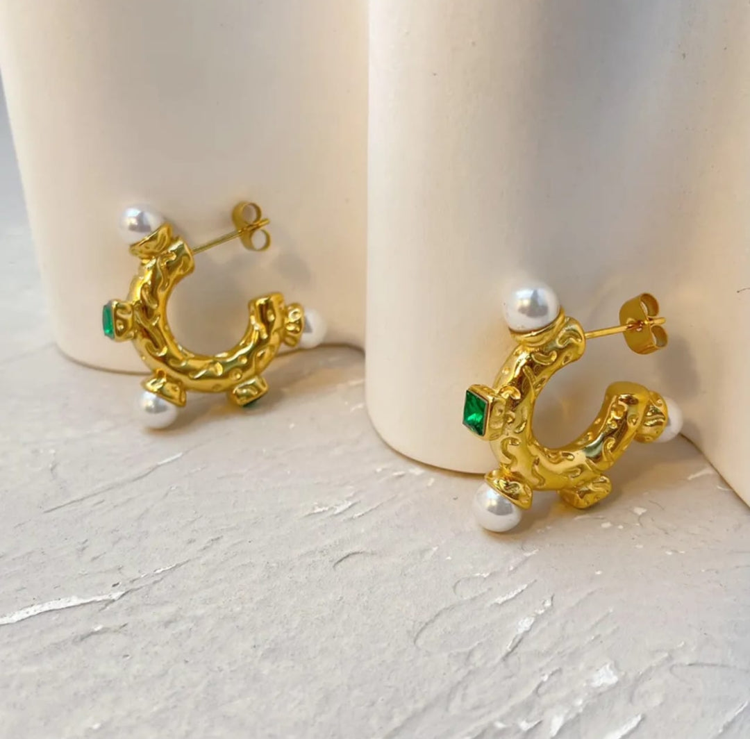 Pal's emerald Earrings