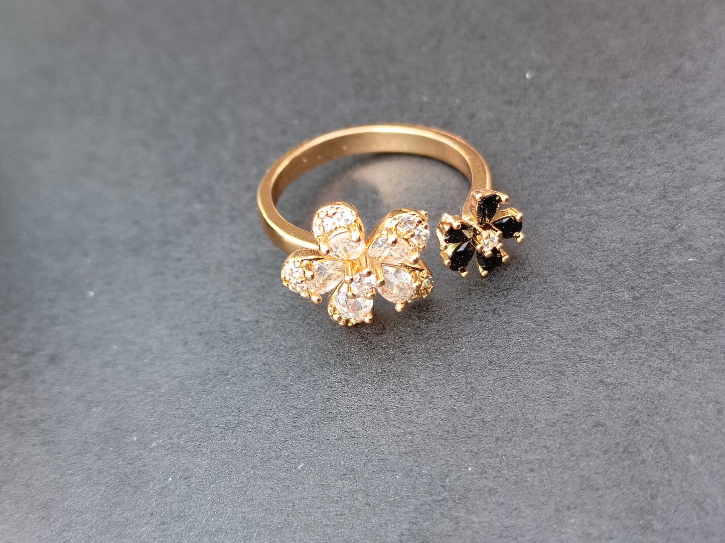 Ring Black+Golden