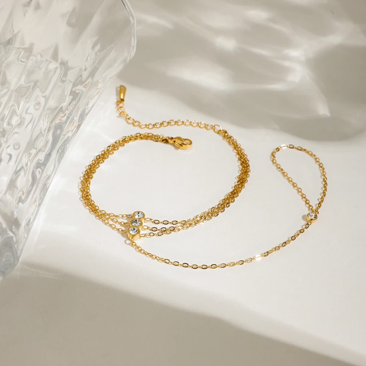 Anja Belloria hand chain