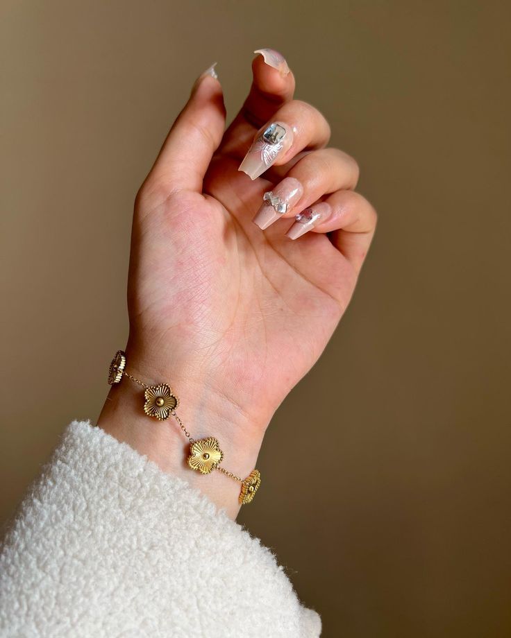 Golden flower bracelet