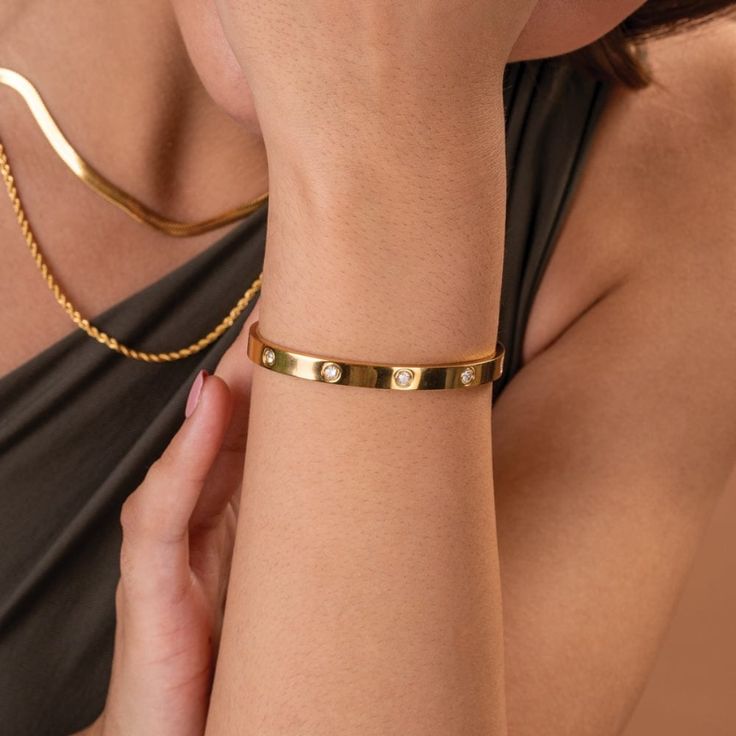 Stainless Steel Crystal Cubic Zirconia Bracelet / Handcuff