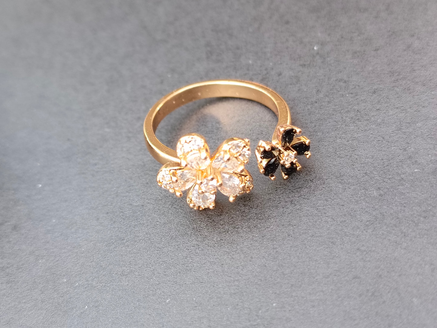 Ring Black+Golden