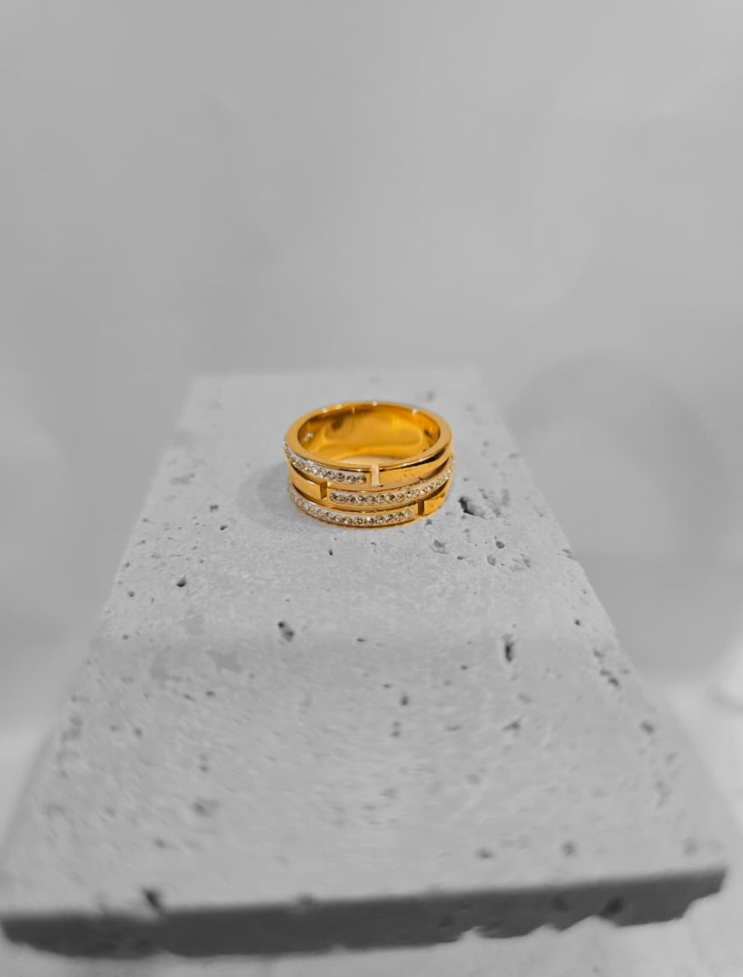 Lexury Ring